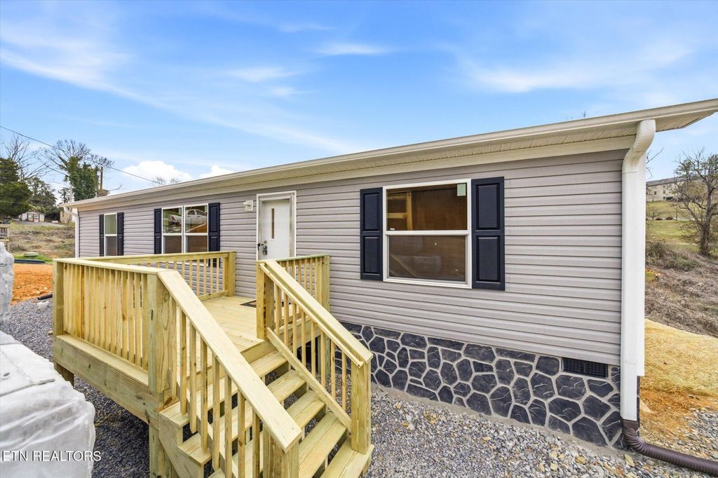 Photo of 124 Riverview Drive, Loudon, TN 37774 (MLS # 1330664)