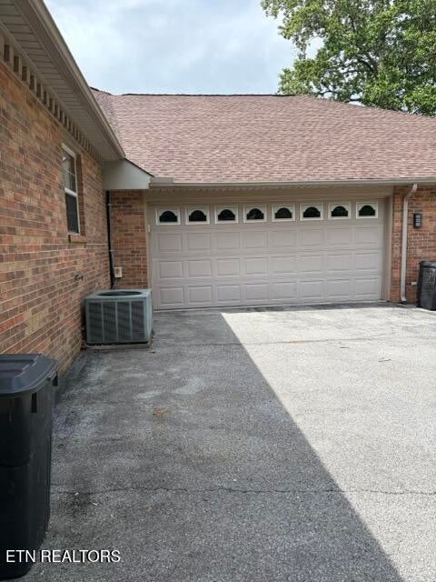 Photo of 213 Brentwood Way, Kingston, TN 37763 (MLS # 1344706)