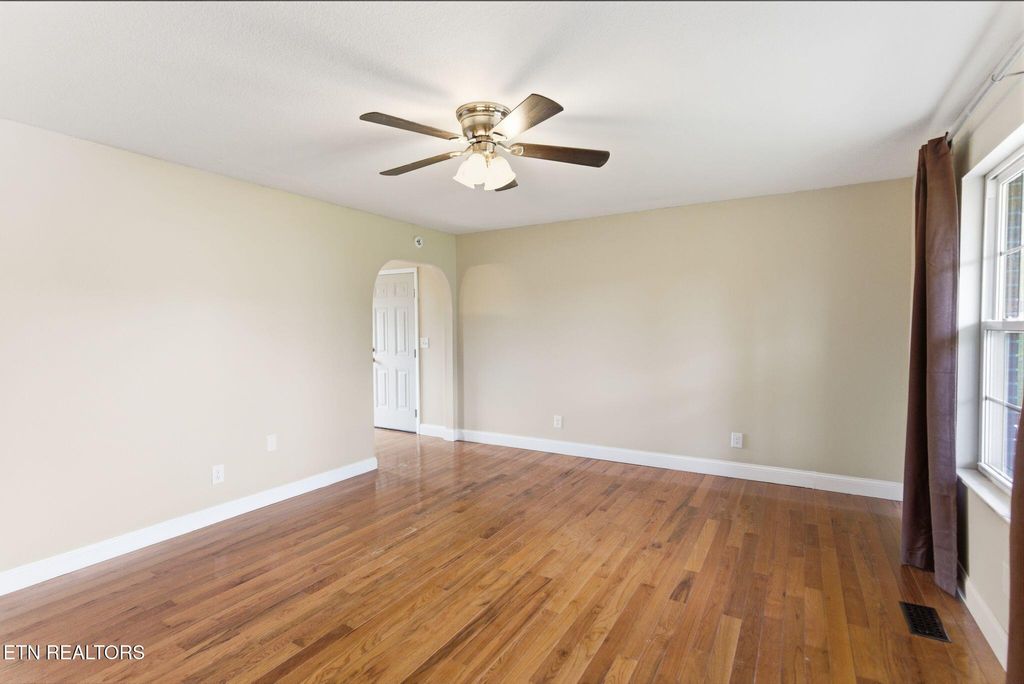 Photo of 226 Acorn Drive, Plainview, TN 37721 (MLS # 1335098)