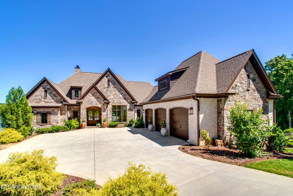 Photo of 128 Hiwonihi Tr, Vonore, TN 37885 (MLS # 1303676)