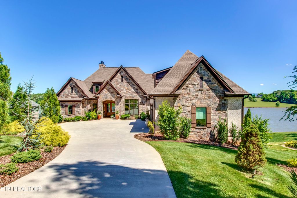 Photo of 128 Hiwonihi Tr, Vonore, TN 37885 (MLS # 1303676)