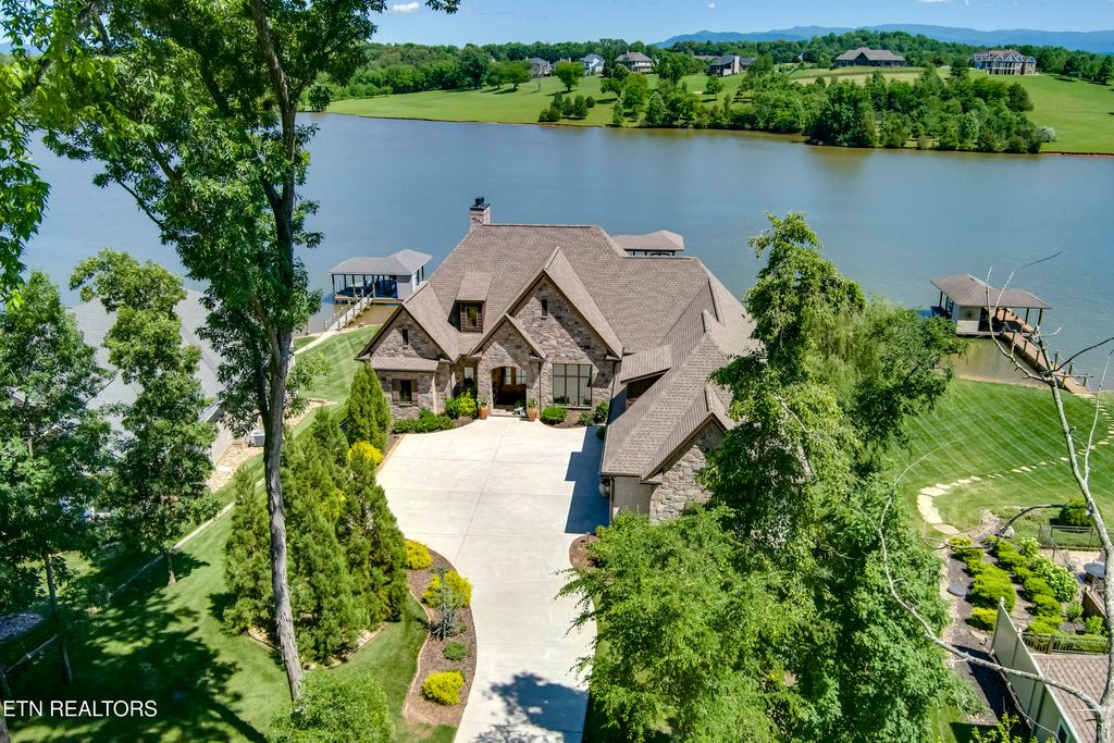 Photo of 128 Hiwonihi Tr, Vonore, TN 37885 (MLS # 1303676)