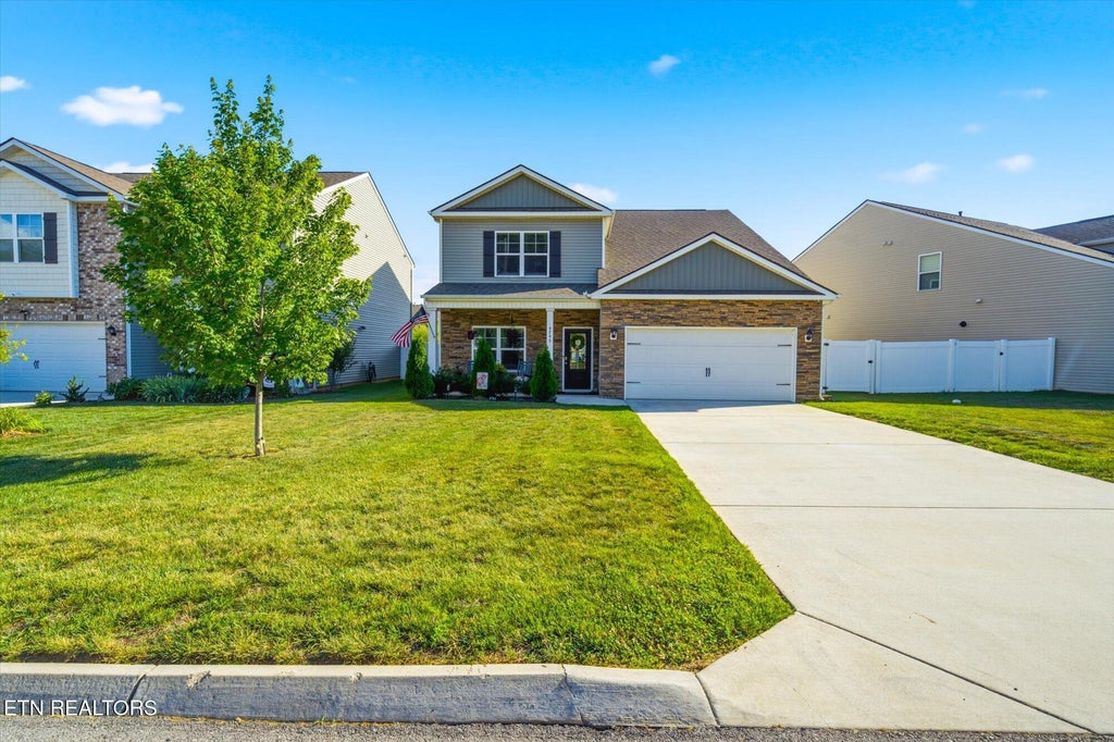 Photo of 4745 Willow Bluff Circle, Knoxville, TN 37914 (MLS # 1345467)