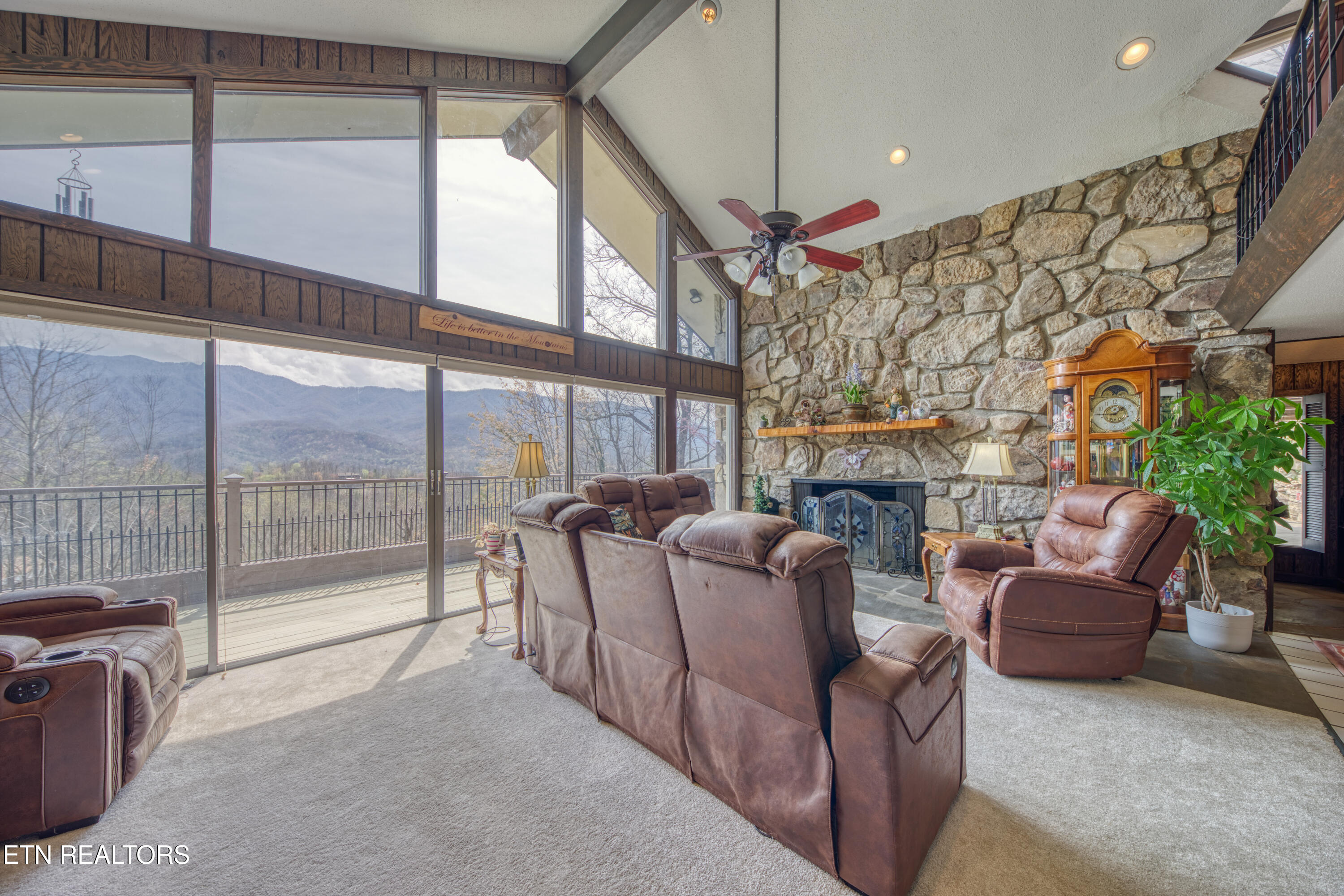647 Sunshine Trail