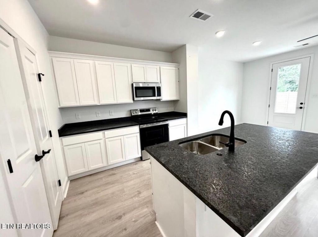 Photo of 1720 Bennett Village Drive, Maryville, TN 37804 (MLS # 1327663)