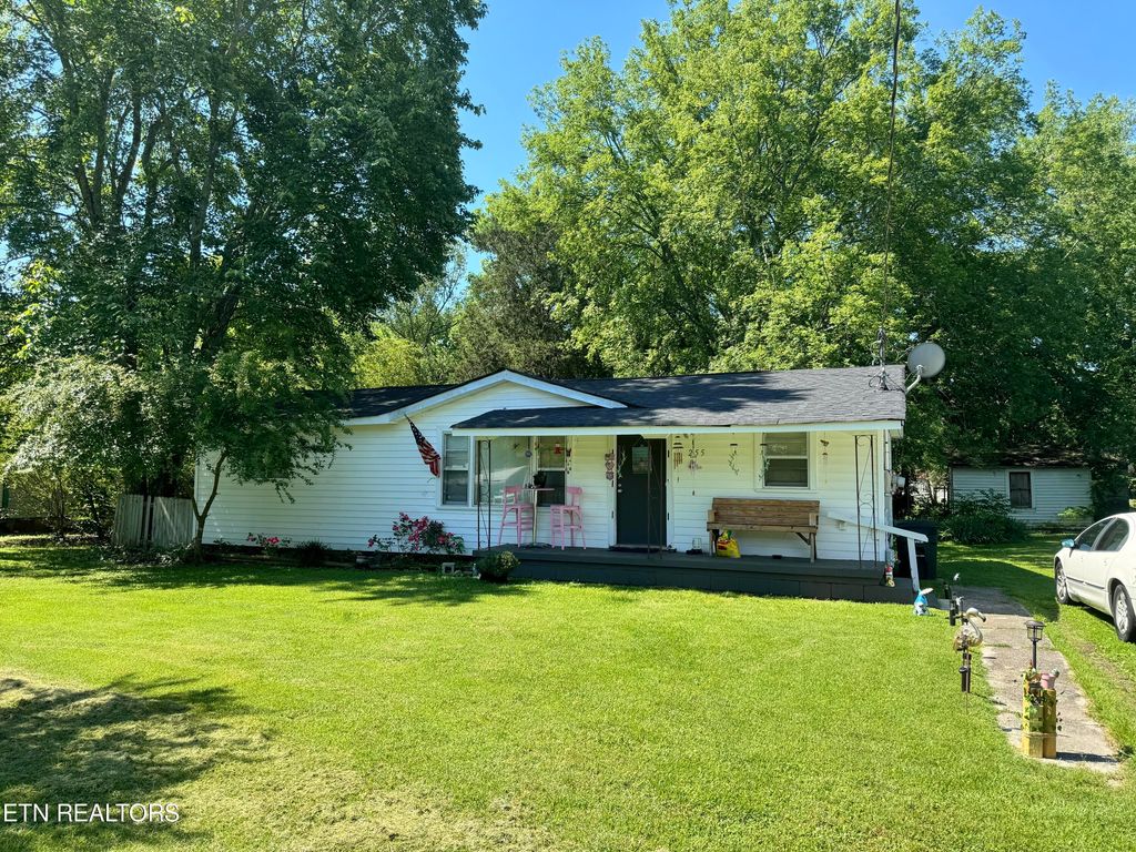 Photo of 255 Burnett St, Graysville, TN 37338 (MLS # 1263826)