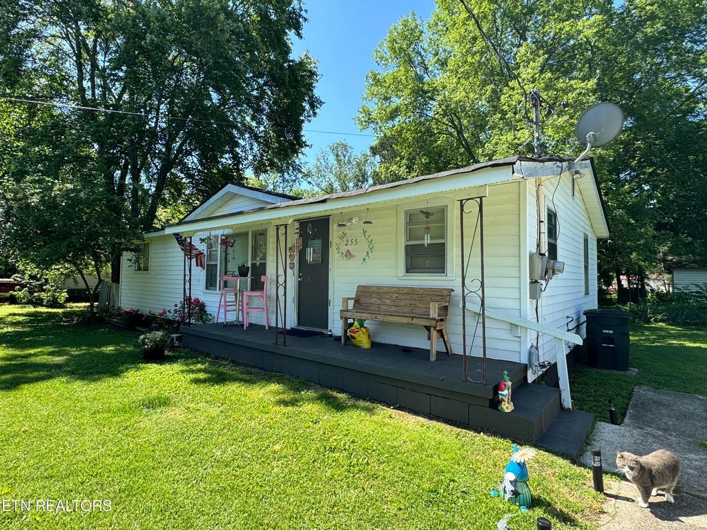 Photo of 255 Burnett St, Graysville, TN 37338 (MLS # 1263826)