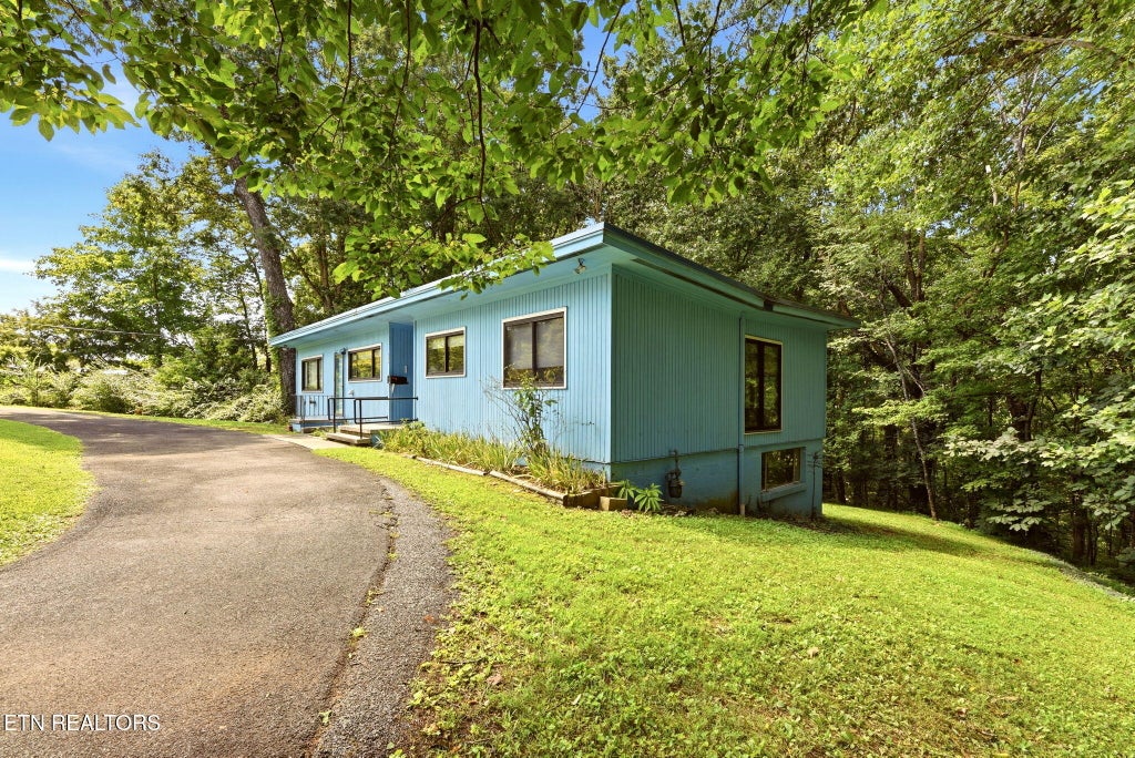 Photo of 103 Endicott Lane, Oak Ridge, TN 37830 (MLS # 1353360)