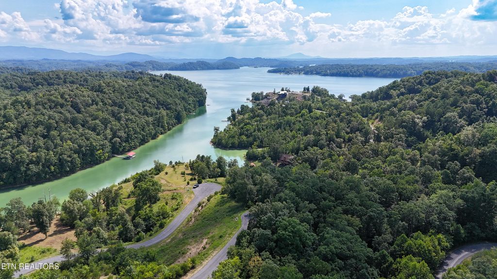 Photo of 9 Stone Cove Way, Dandridge, TN 37725 (MLS # 1314706)