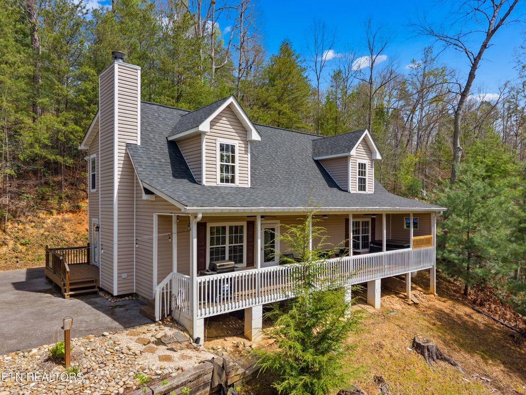 Photo of 2129 Duck Pond Lane, Sevierville, TN 37876 (MLS # 1336703)