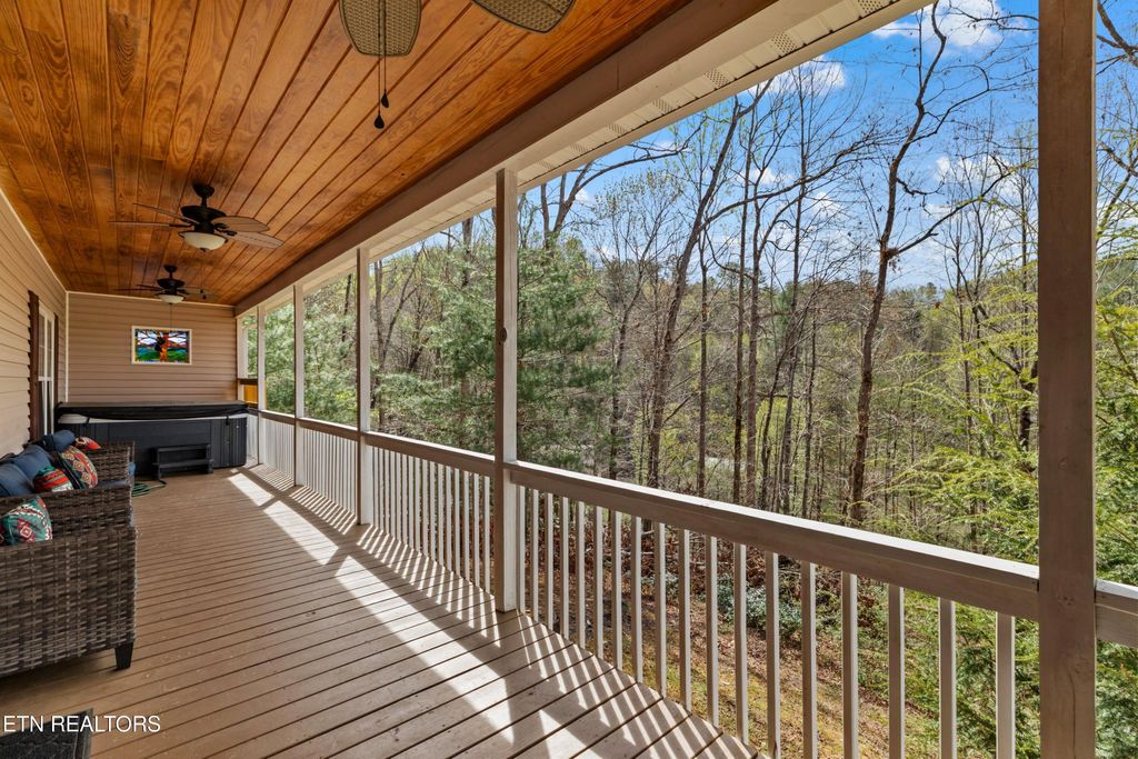 Photo of 2129 Duck Pond Lane, Sevierville, TN 37876 (MLS # 1336703)