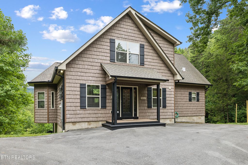 Photo of 1316 Harmony Way, Sevierville, TN 37876 (MLS # 1316979)