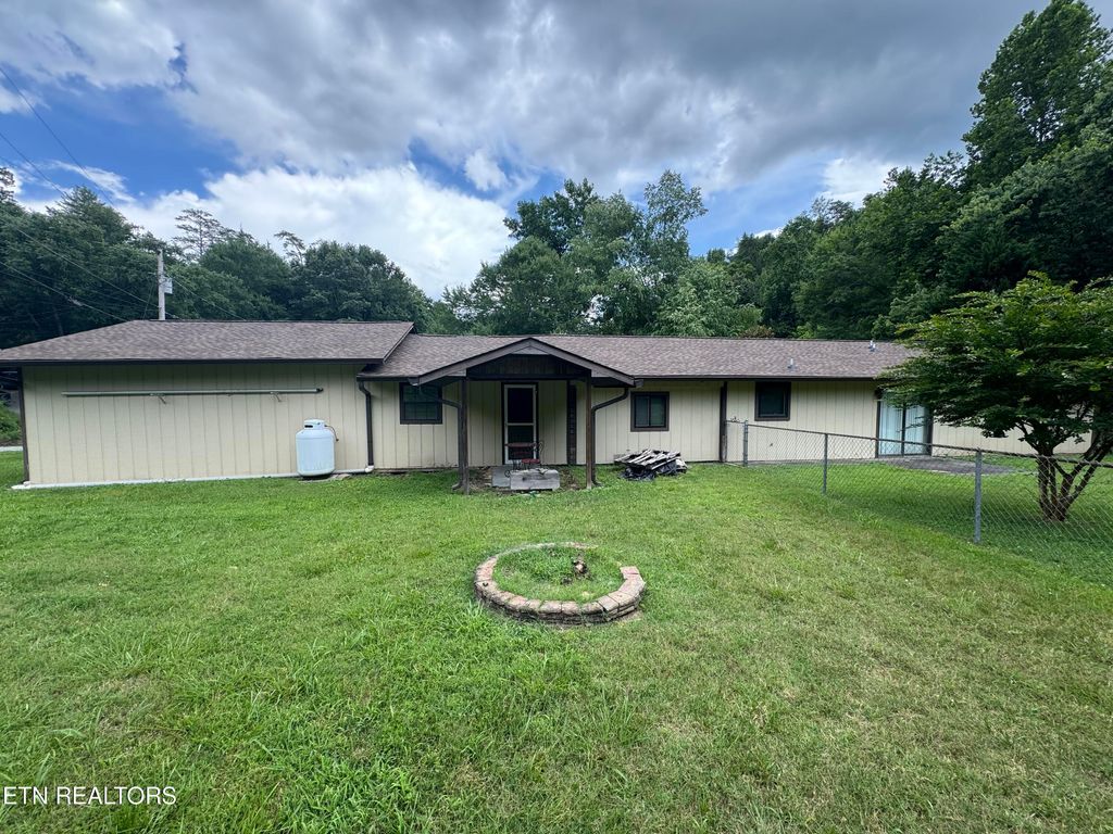 Photo of 1637 Arron Way, Sevierville, TN 37876 (MLS # 1307341)