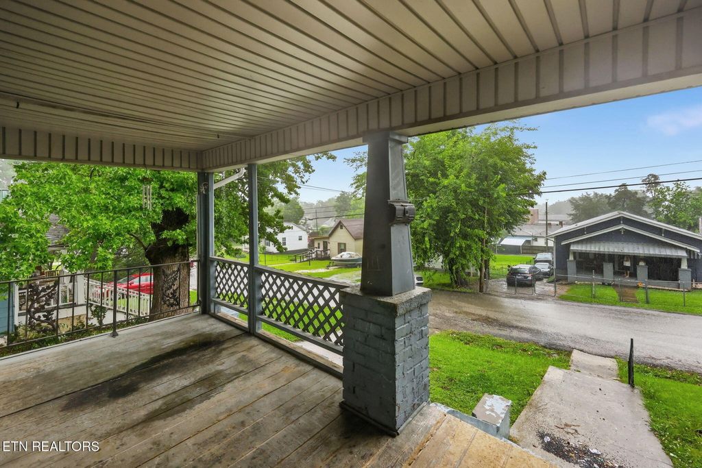 Photo of 519 Watauga Ave, Knoxville, TN 37917 (MLS # 1344030)