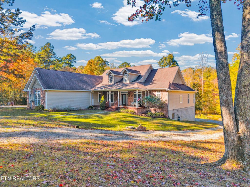 Photo of 700 Falls Rd, Monterey, TN 38574 (MLS # 1318058)