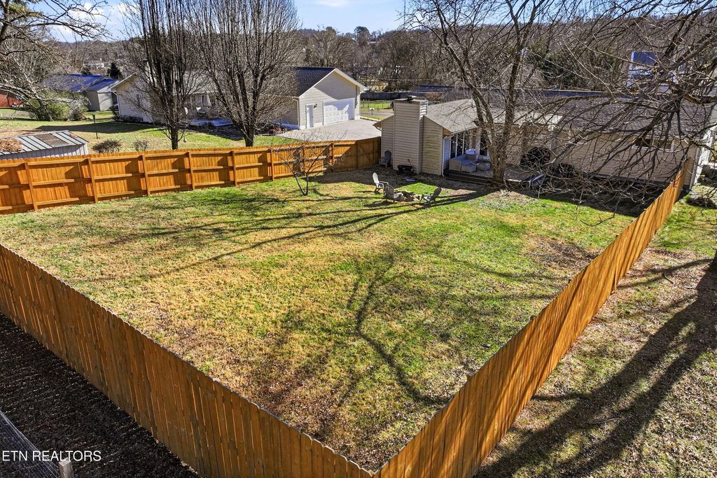 Photo of 1213 NW Stillwell Drive Drive, Knoxville, TN 37912 (MLS # 1327680)