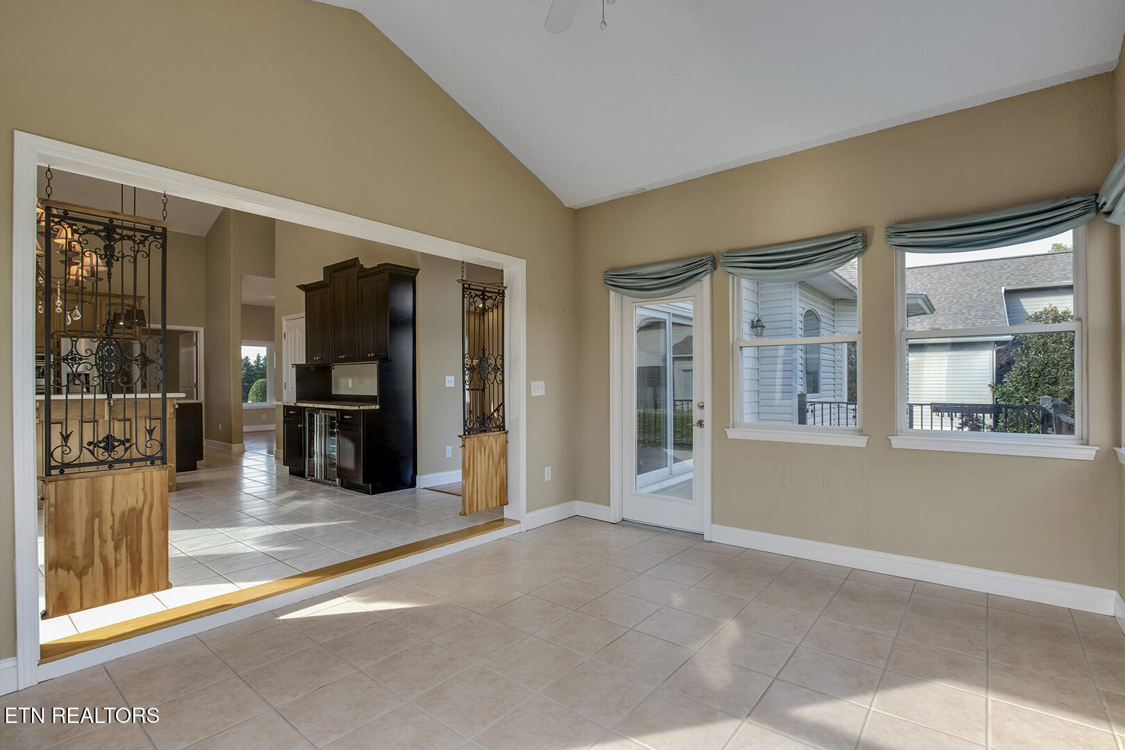 Loudon, Tennessee 37774, United States, 3 Bedrooms Bedrooms, ,3 BathroomsBathrooms,Residential,Active,113469