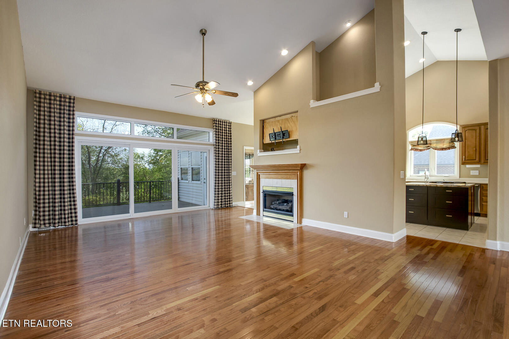 Loudon, Tennessee 37774, United States, 3 Bedrooms Bedrooms, ,3 BathroomsBathrooms,Residential,Active,113469