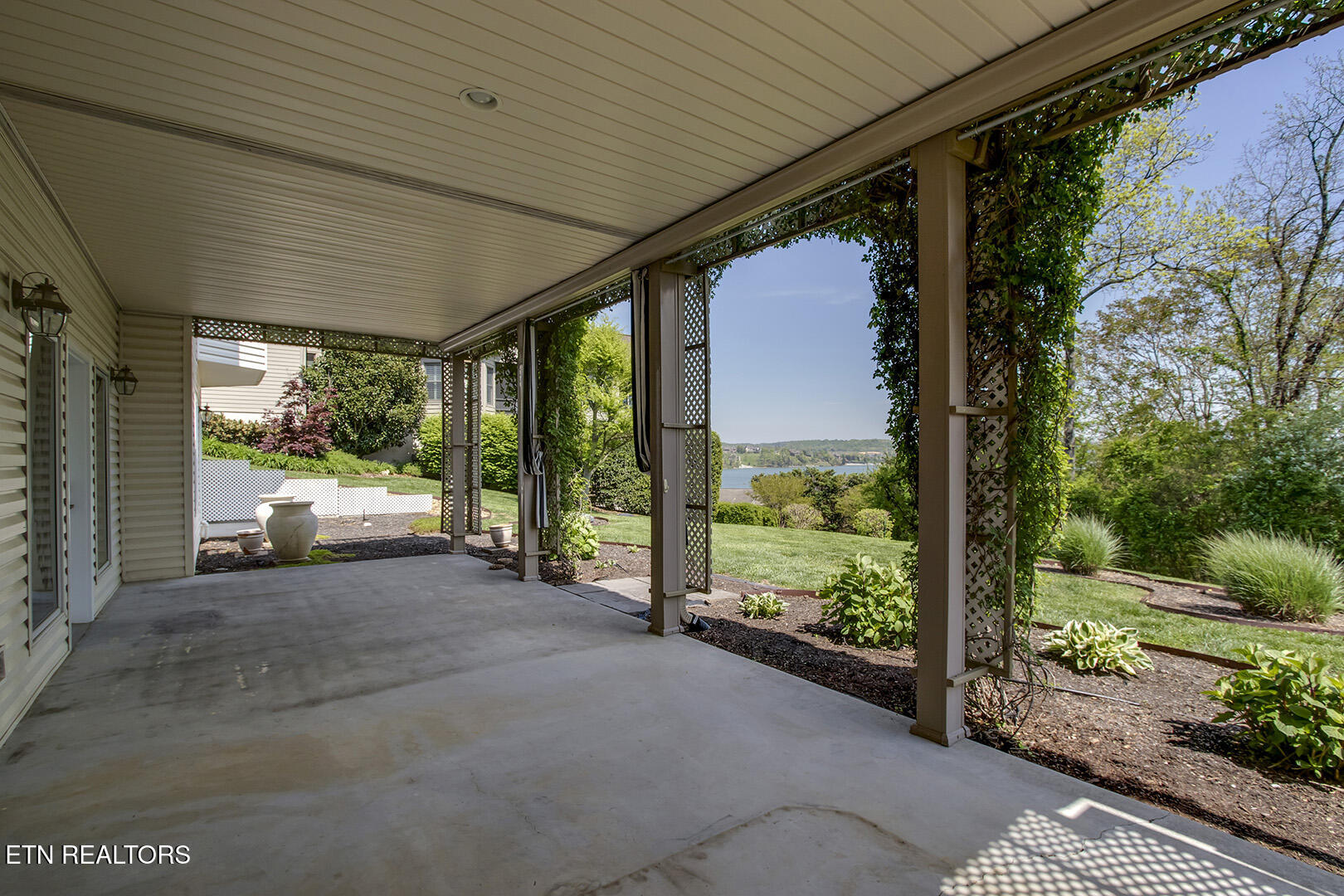 Loudon, Tennessee 37774, United States, 3 Bedrooms Bedrooms, ,3 BathroomsBathrooms,Residential,Active,113469