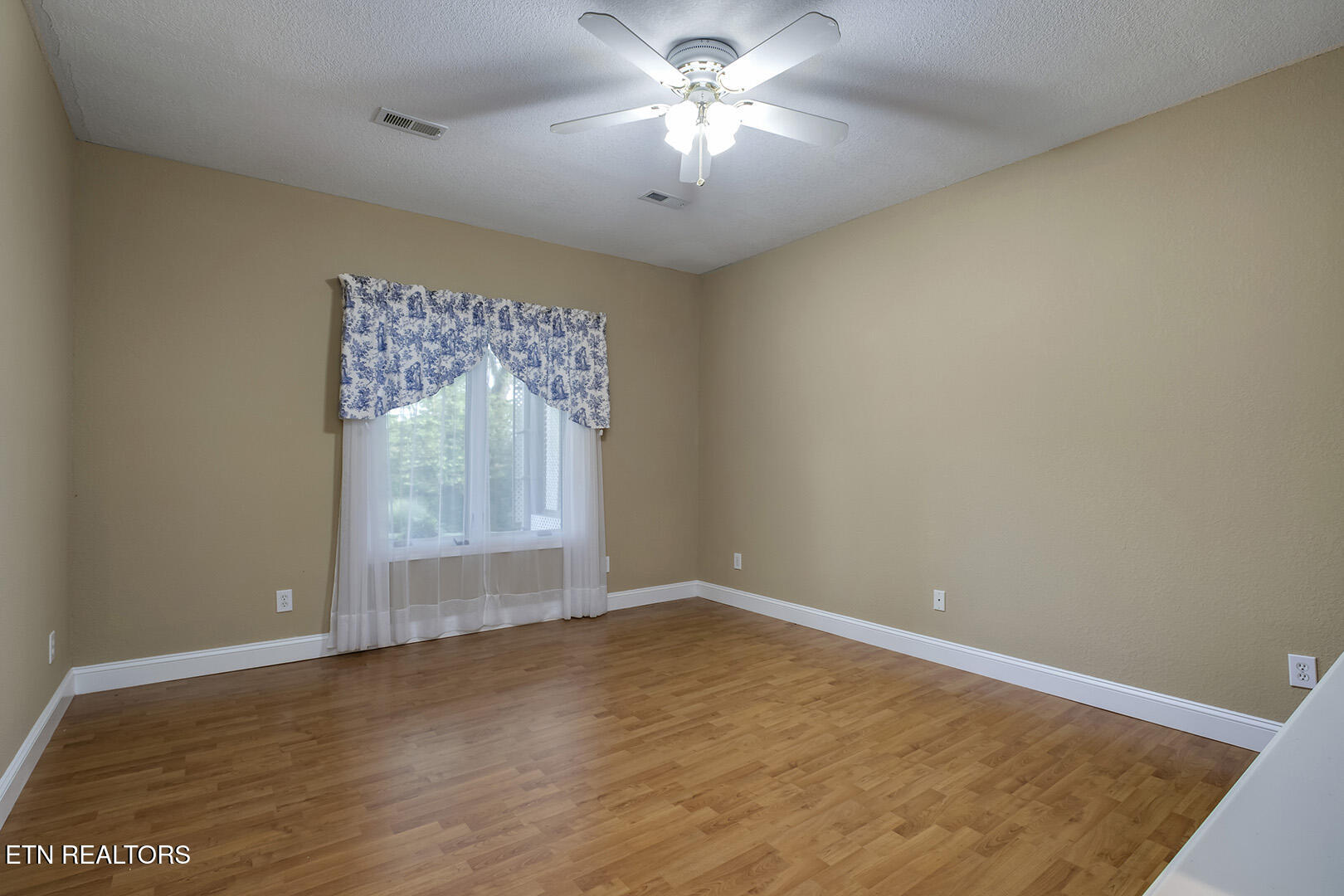 Loudon, Tennessee 37774, United States, 3 Bedrooms Bedrooms, ,3 BathroomsBathrooms,Residential,Active,113469