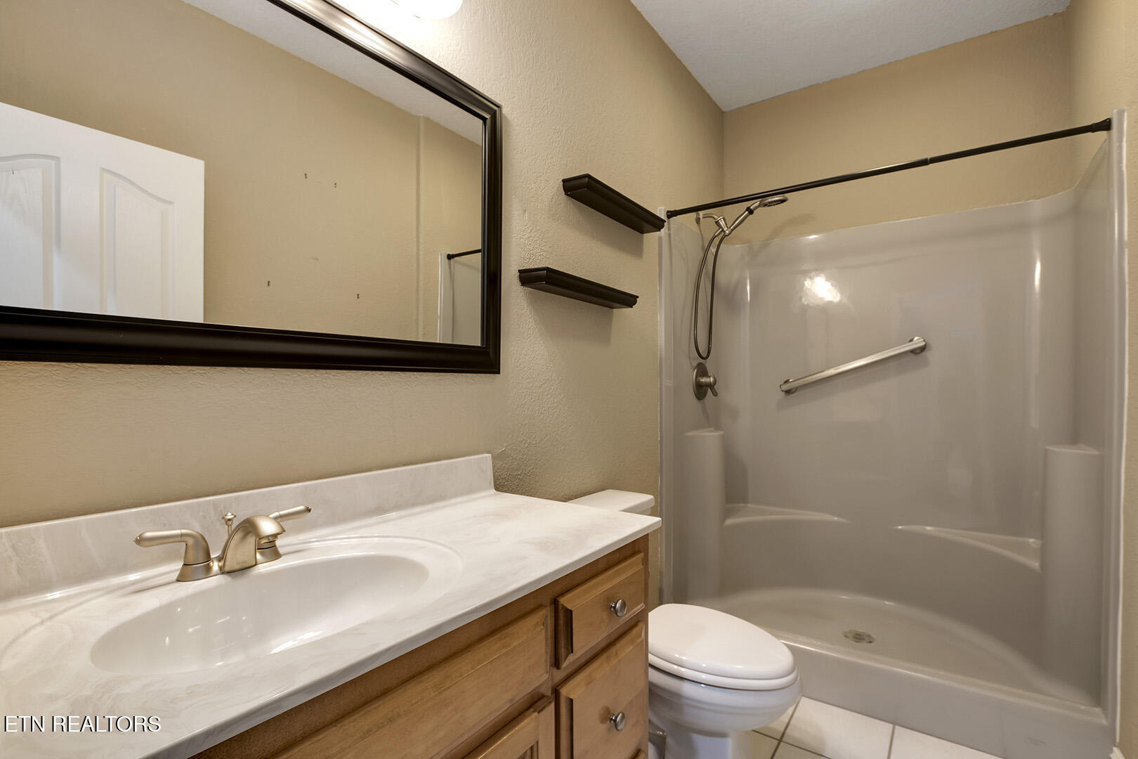 Loudon, Tennessee 37774, United States, 3 Bedrooms Bedrooms, ,3 BathroomsBathrooms,Residential,Active,113469