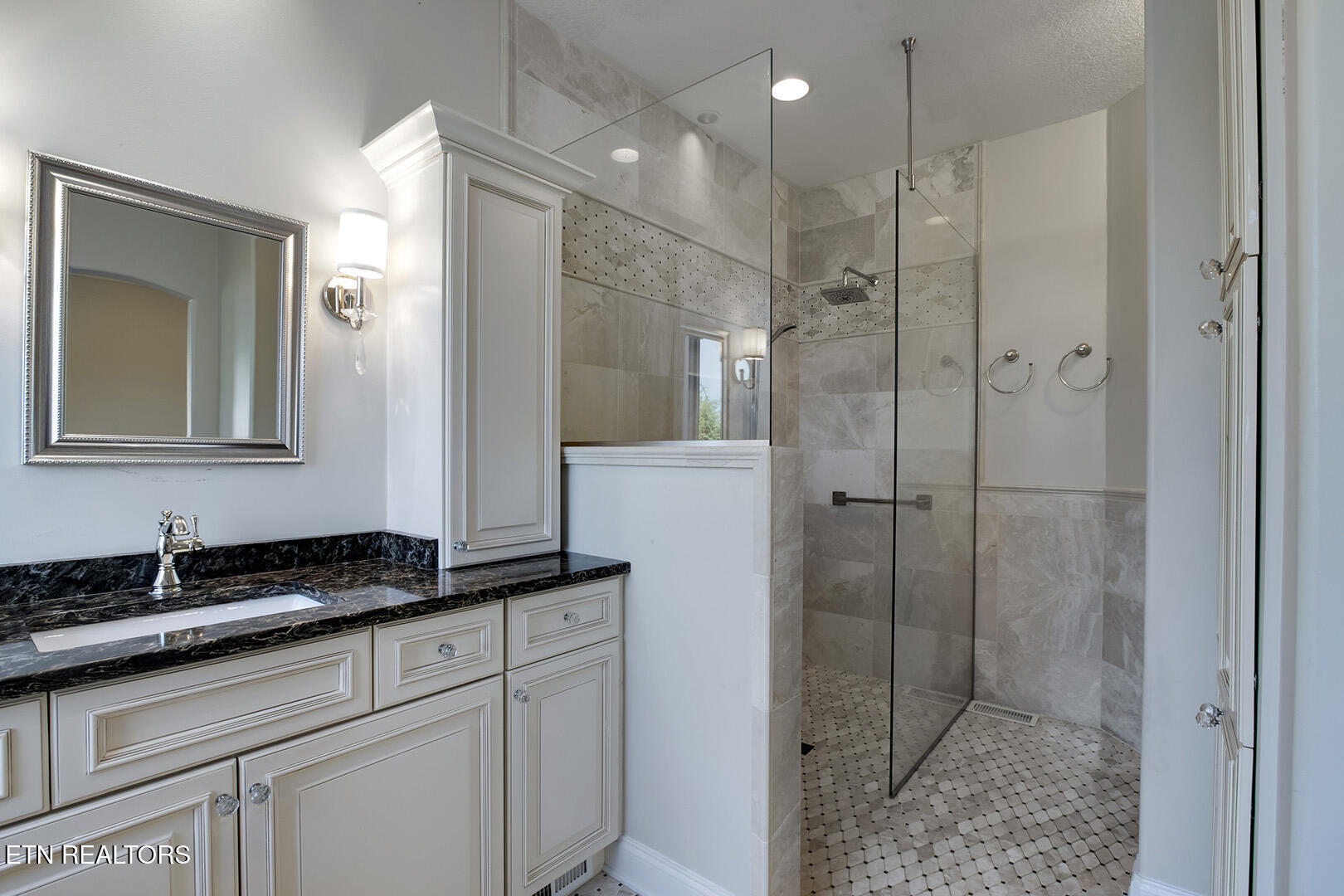 Loudon, Tennessee 37774, United States, 3 Bedrooms Bedrooms, ,3 BathroomsBathrooms,Residential,Active,113469