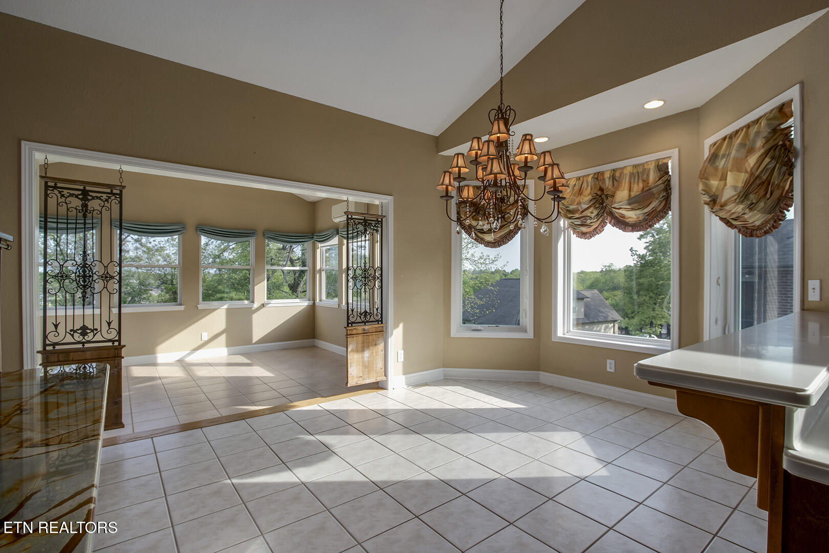 Loudon, Tennessee 37774, United States, 3 Bedrooms Bedrooms, ,3 BathroomsBathrooms,Residential,Active,113469