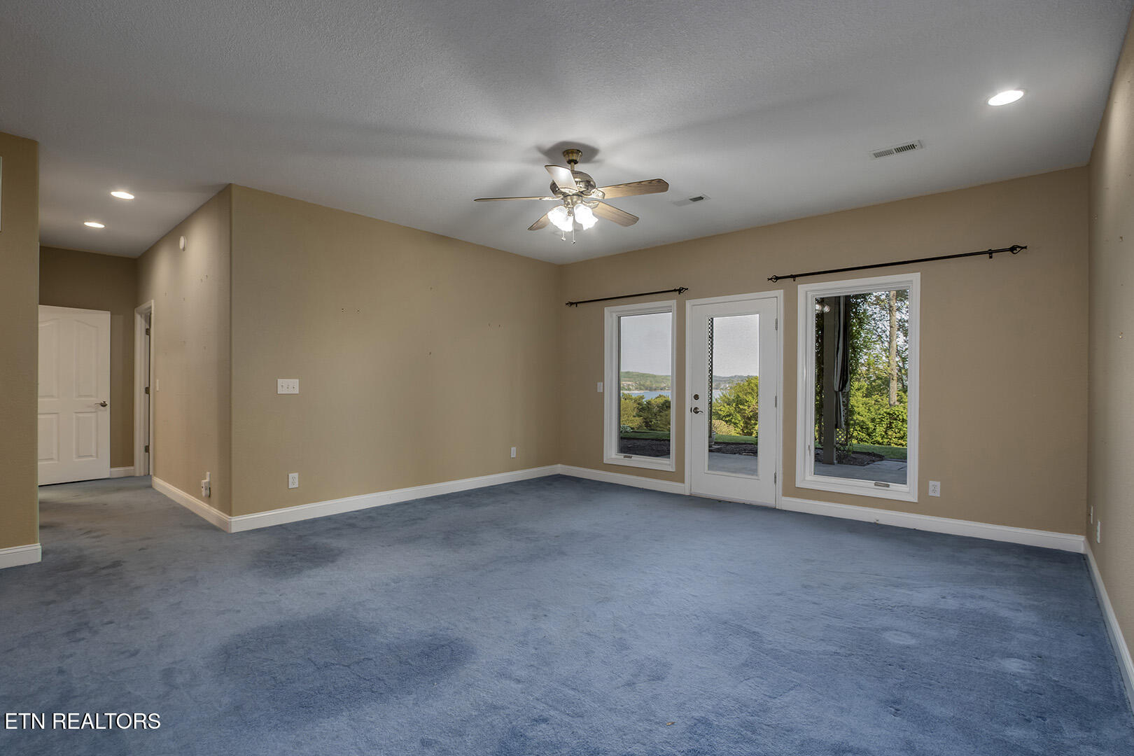 Loudon, Tennessee 37774, United States, 3 Bedrooms Bedrooms, ,3 BathroomsBathrooms,Residential,Active,113469