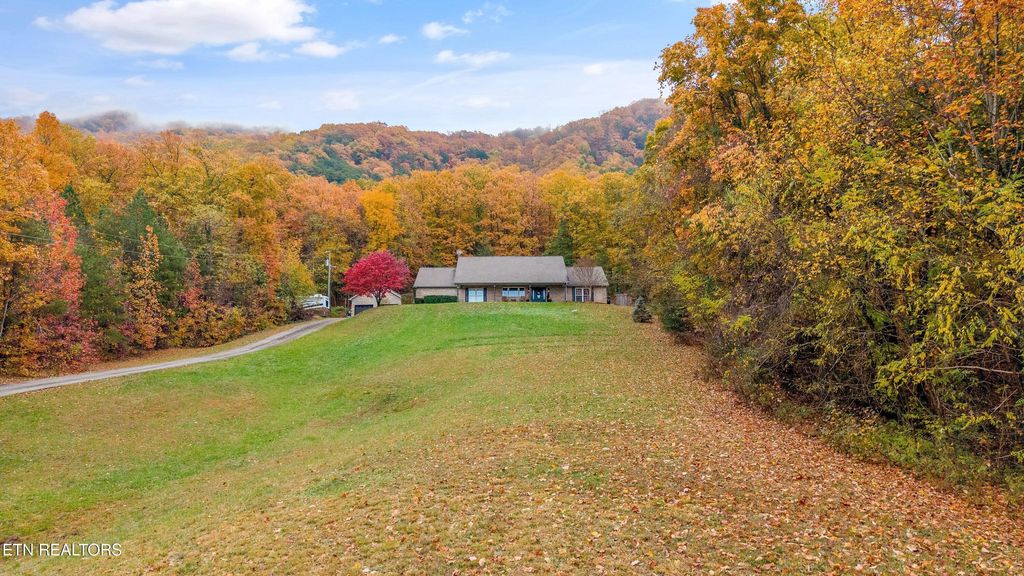 Photo of 3740 Chilly Springs Rd, Maryville, TN 37803 (MLS # 1325604)