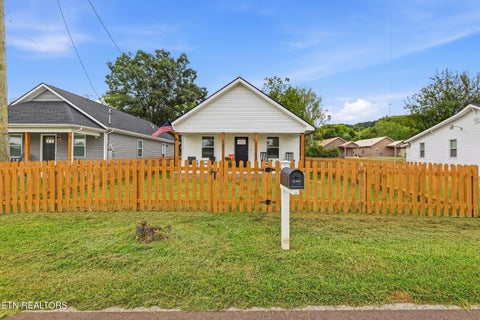 Tiny photo for 1719 Texas Ave, Knoxville, TN 37921 (MLS # 1355779)
