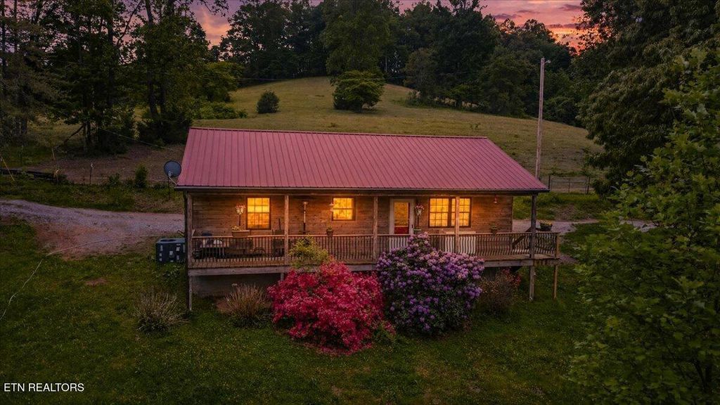 Photo of 299 Tar Town Hollow Lane, LaFollette, TN 37766 (MLS # 1332245)