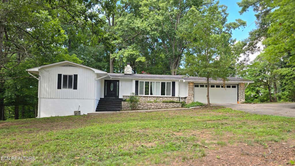 Photo of 9721 Asheville Hwy, Strawberry Plains, TN 37871 (MLS # 1350833)