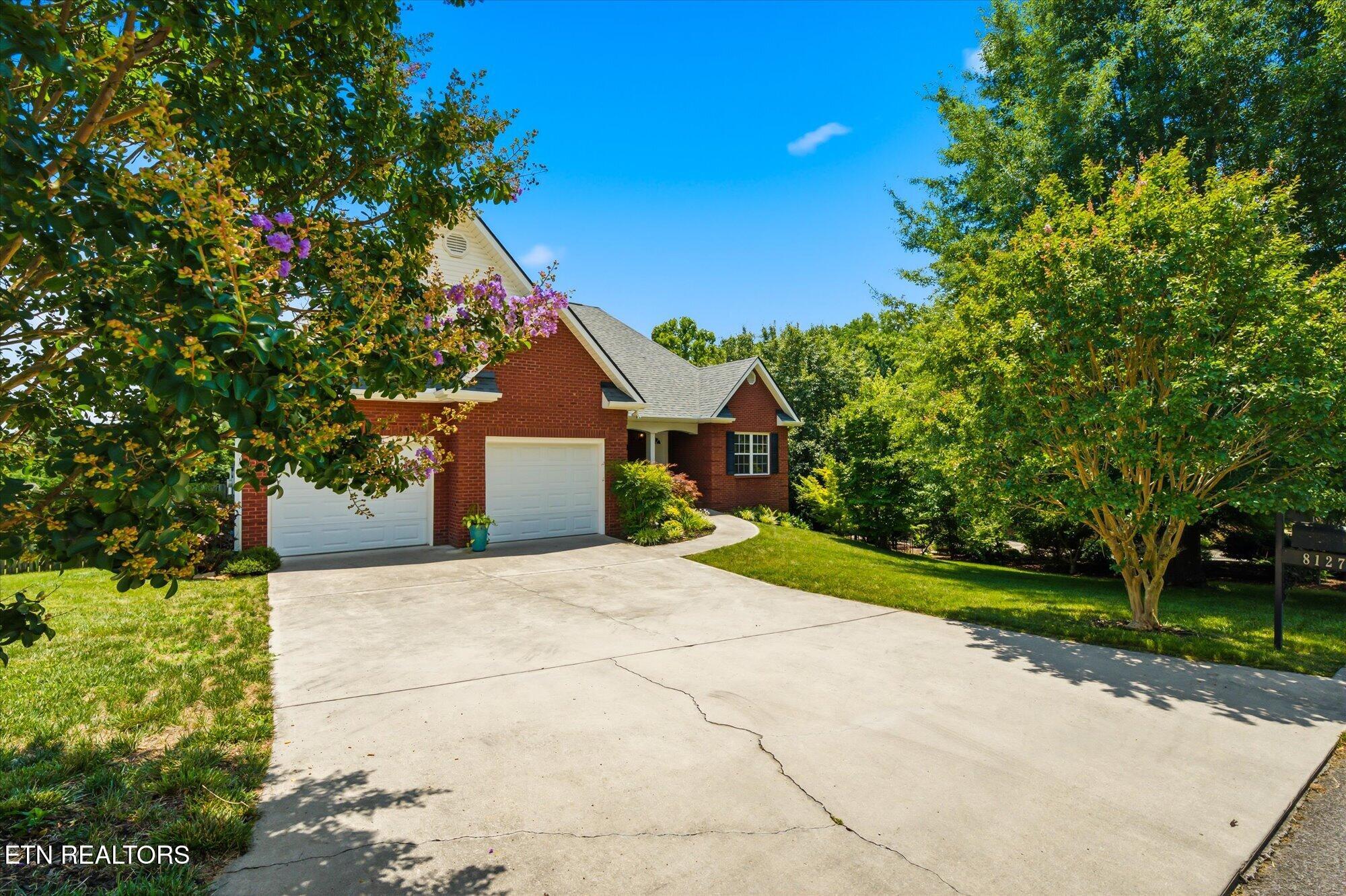 8127 Canter Lane