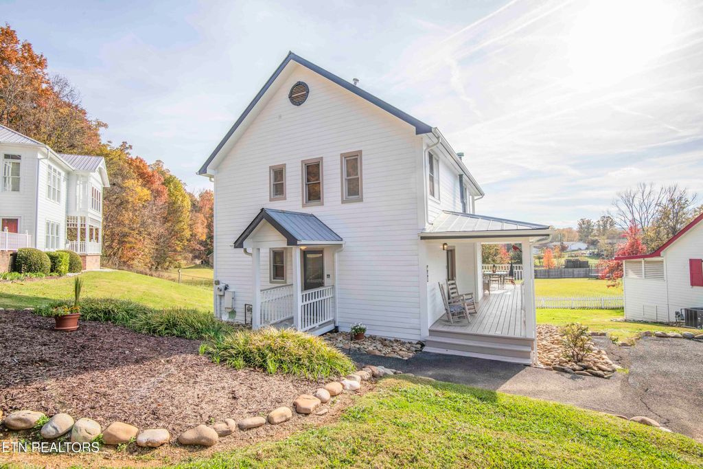 Photo of 440 Country Path Way #2513, Sevierville, TN 37862 (MLS # 1322059)