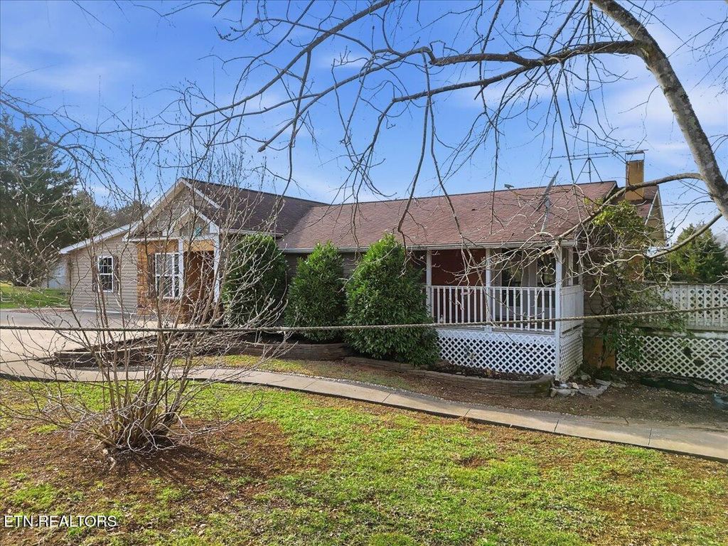 Photo of 168 Corntassel Estates Rd, Vonore, TN 37885 (MLS # 1329302)