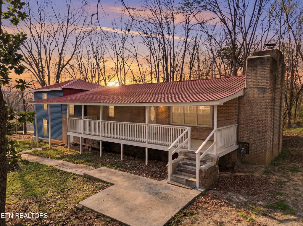 Photo of 213 Coley Lane, Lenoir City, TN 37771 (MLS # 1334732)