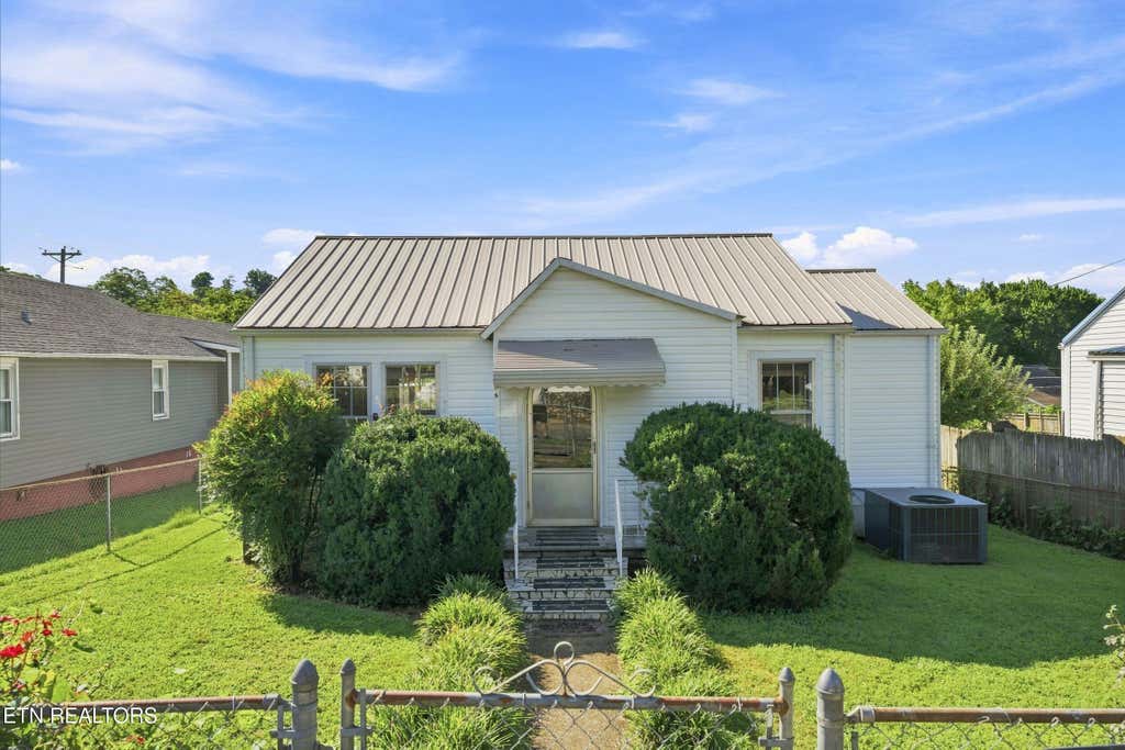 Photo of 619 Ferry St, Loudon, TN 37774 (MLS # 1350727)