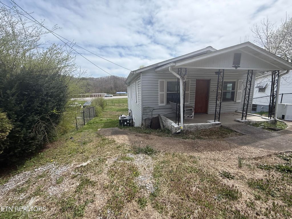 Photo of 411 Hen Valley Rd, Oliver Springs, TN 37840 (MLS # 1294453)