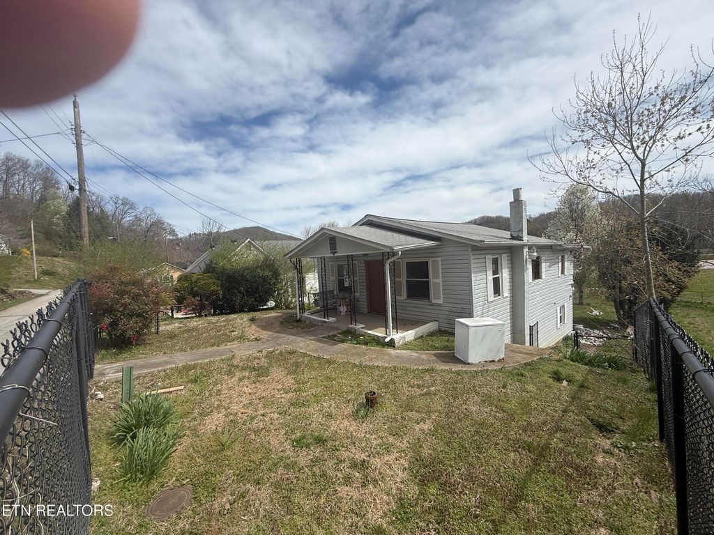 Photo of 411 Hen Valley Rd, Oliver Springs, TN 37840 (MLS # 1294453)