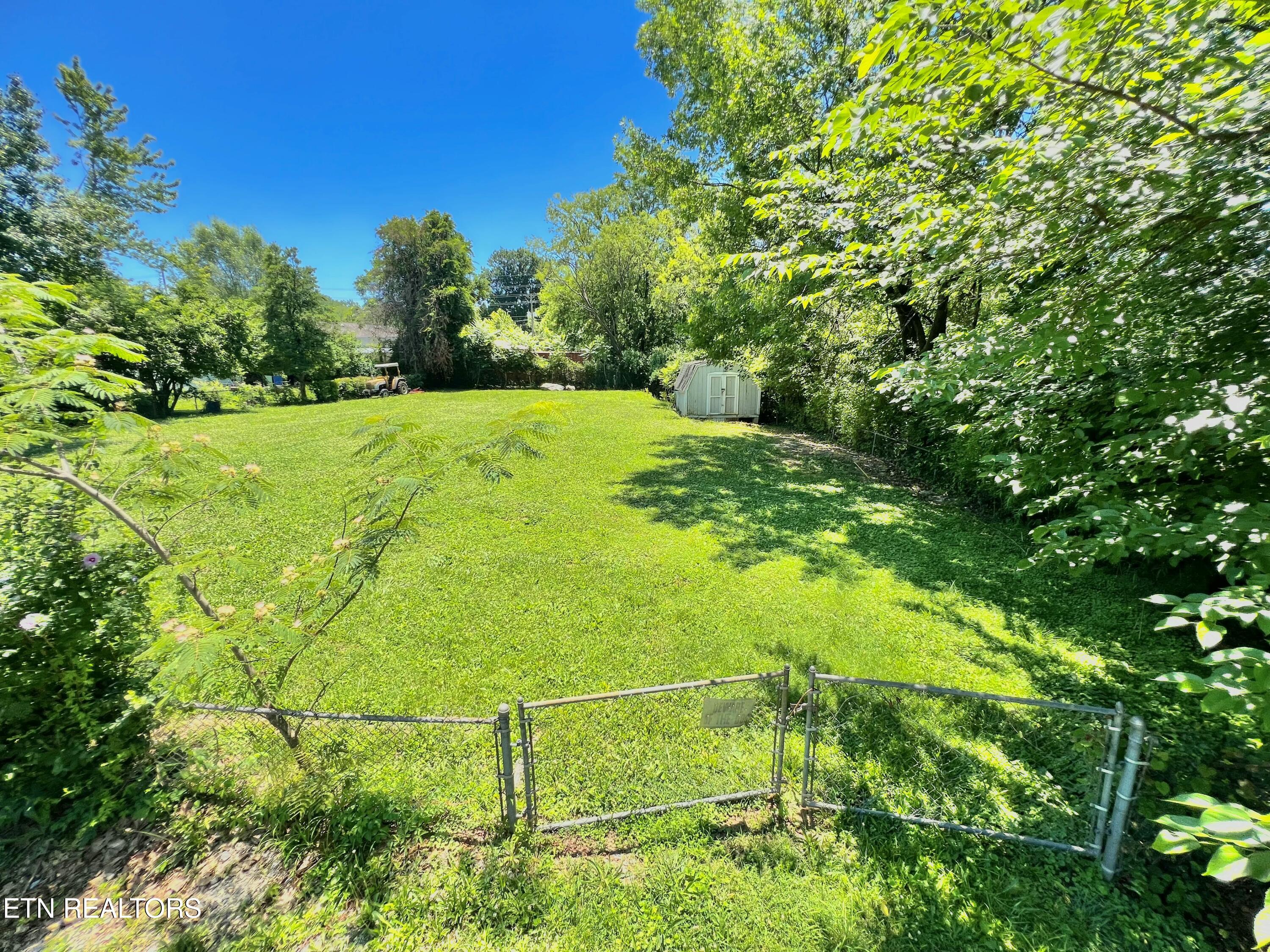 Photo 1 of 9 — 3812 Reagan Ave, Knoxville, TN 37919