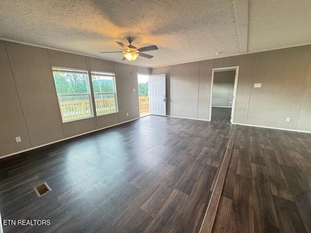 Photo of 126 2nd St, Rockwood, TN 37854 (MLS # 1310604)