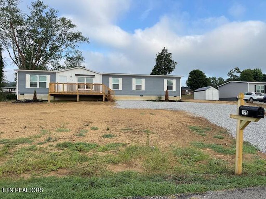 Photo of 126 2nd St, Rockwood, TN 37854 (MLS # 1310604)