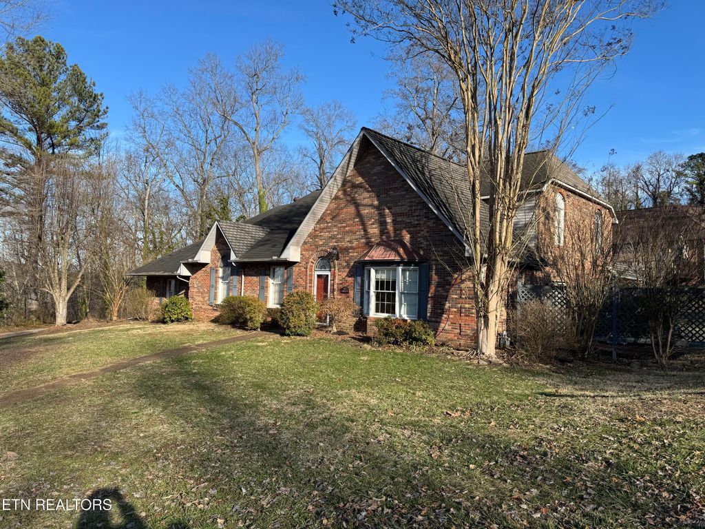 Photo of 1127 Brentwood Way, Kingston, TN 37763 (MLS # 1299675)