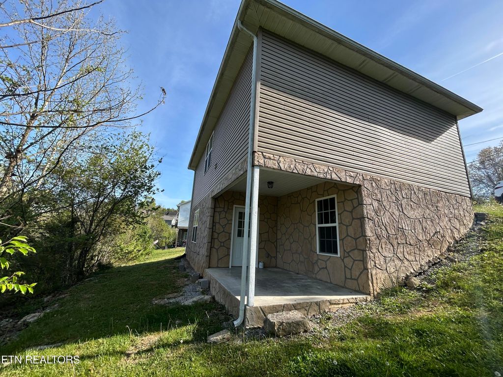 Photo of 132 View Lane Lane, LaFollette, TN 37766 (MLS # 1337116)