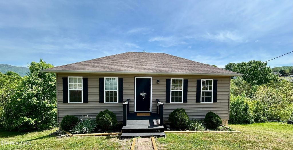 Photo of 132 View Lane Lane, LaFollette, TN 37766 (MLS # 1337116)