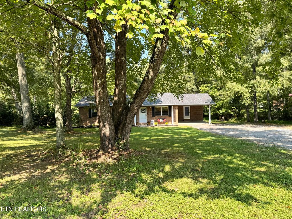 Photo of 7 Waukesha Drive, Crossville, TN 38555 (MLS # 1315109)