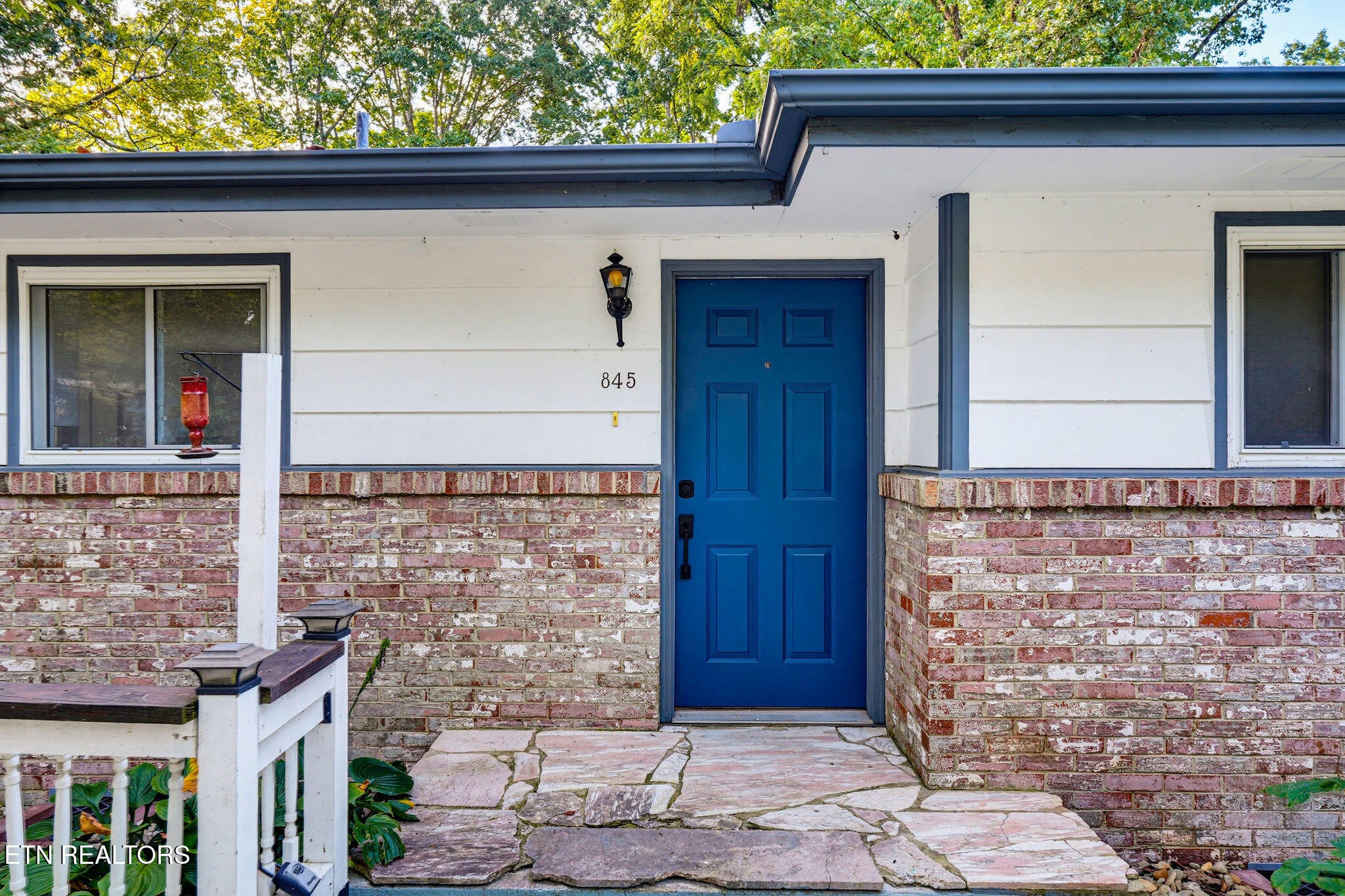 845 W Outer Drive
