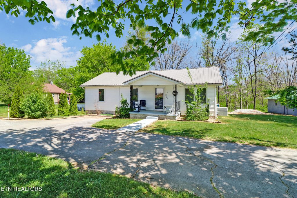 Photo of 965 Sparta Hwy, Crossville, TN 38572 (MLS # 1336992)