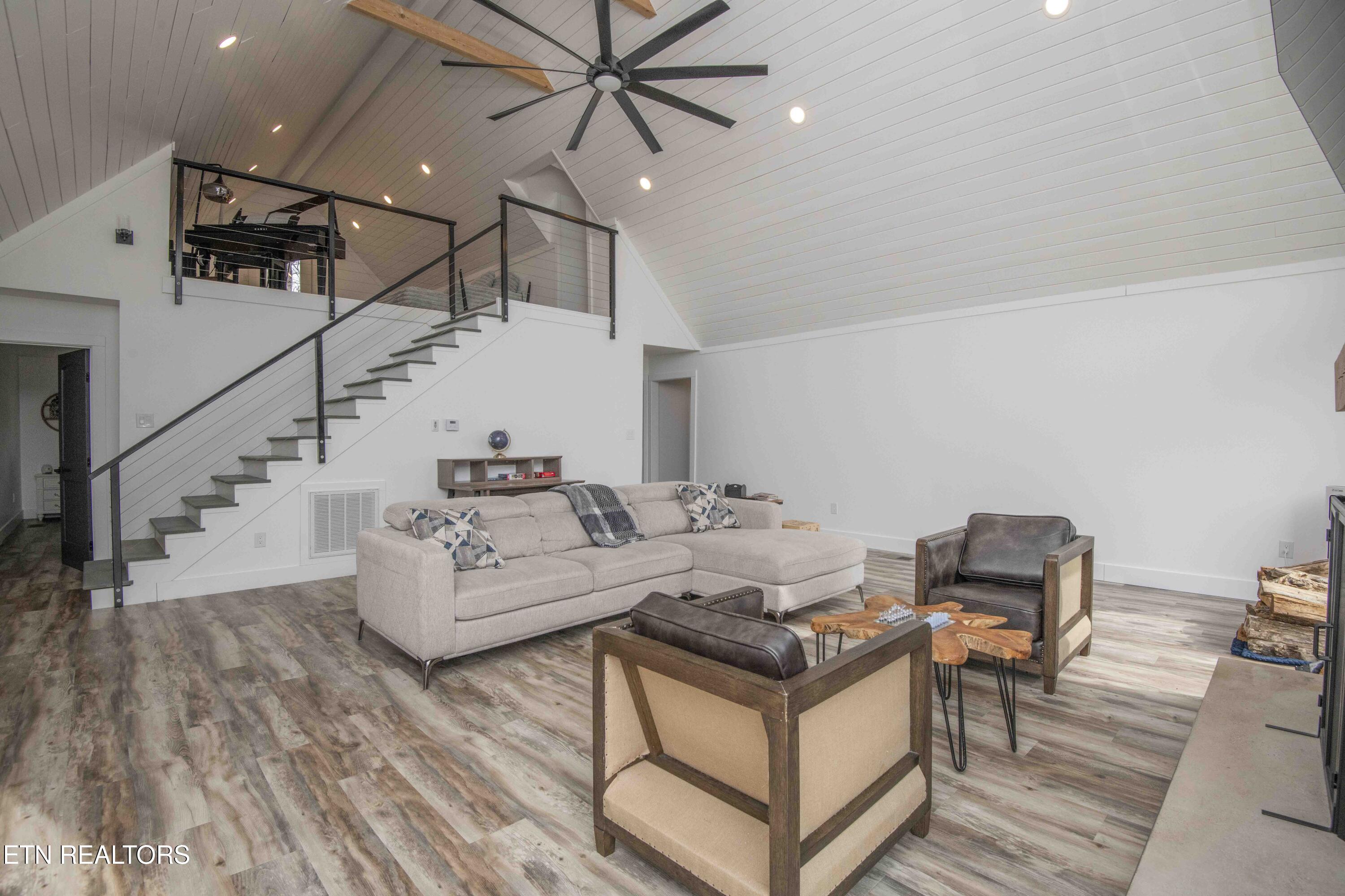 127 Ridge Lane