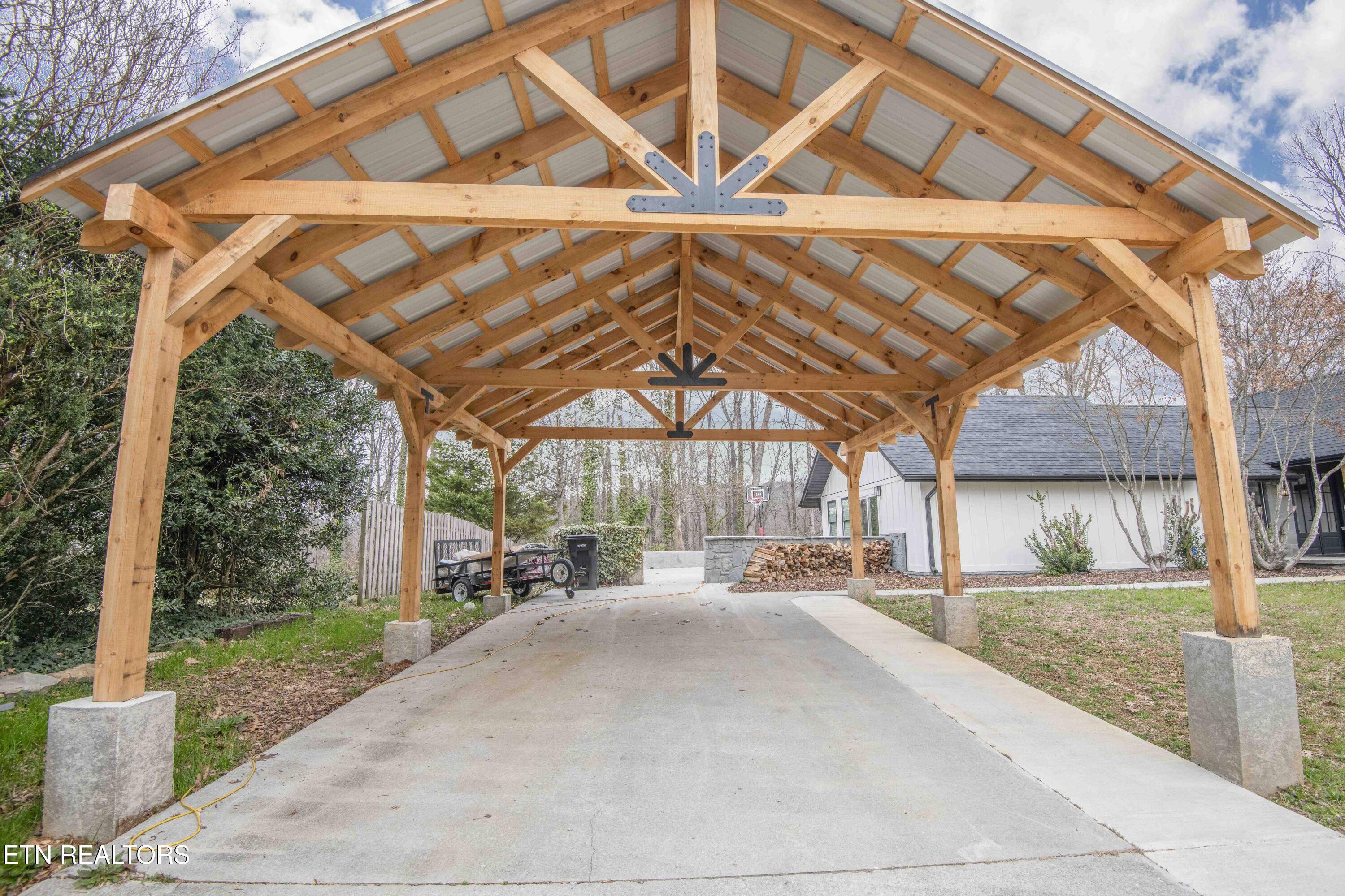 127 Ridge Lane